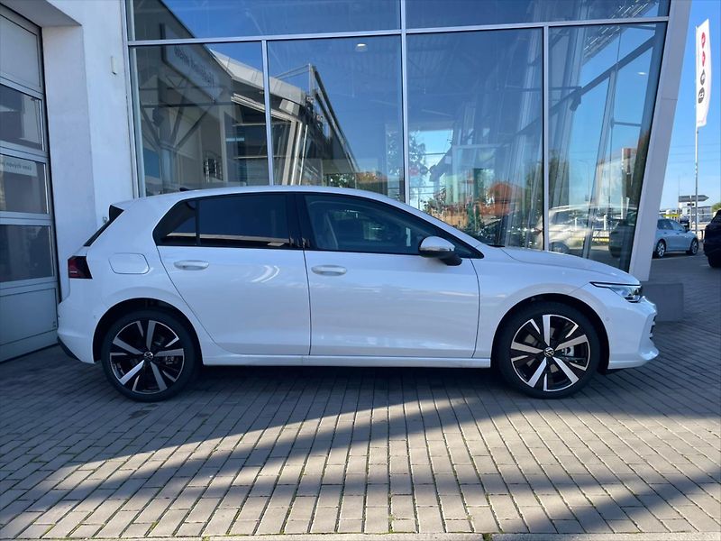 Volkswagen Golf (2025) 1,5 TSI eHybrid 150 kW 6DSG  P - fotka 4 z 21