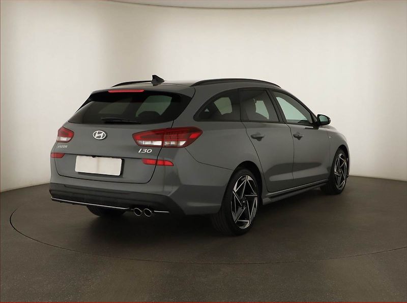 Hyundai i30 (2025) 1.5 T-GDI MHEV 48V, N-Line - fotka 5 z 15