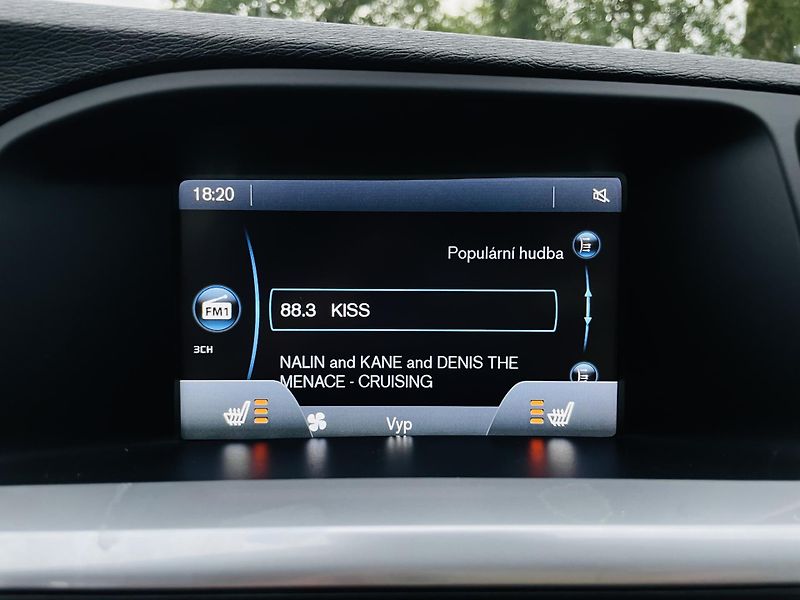 Volvo V60 2.4D5 MANUÁL TAŽNÉ SERVISKA - fotka 37 z 41