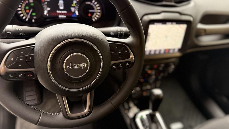 Jeep Renegade (2020) 1.3 T4 PHEV,4x4,50km dojezd - fotka 48 z 59