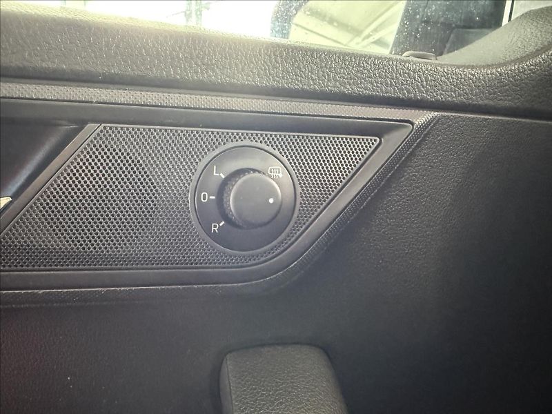 Škoda Fabia 1,2   TSI 81kW,MONTE CARLO,1.M - fotka 11 z 26