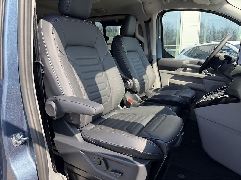 Ford Tourneo Custom (2025) Titanium X L1, Tourneo, 2.0 Ec - fotka 9 z 18