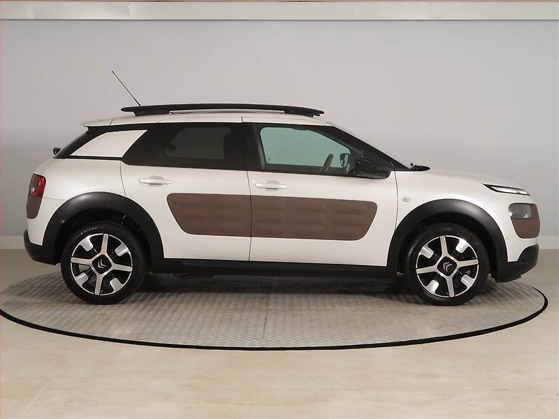 Citroën C4 Cactus (2014) 1.2 PureTech, Serv.kniha, Navi - fotka 6 z 19