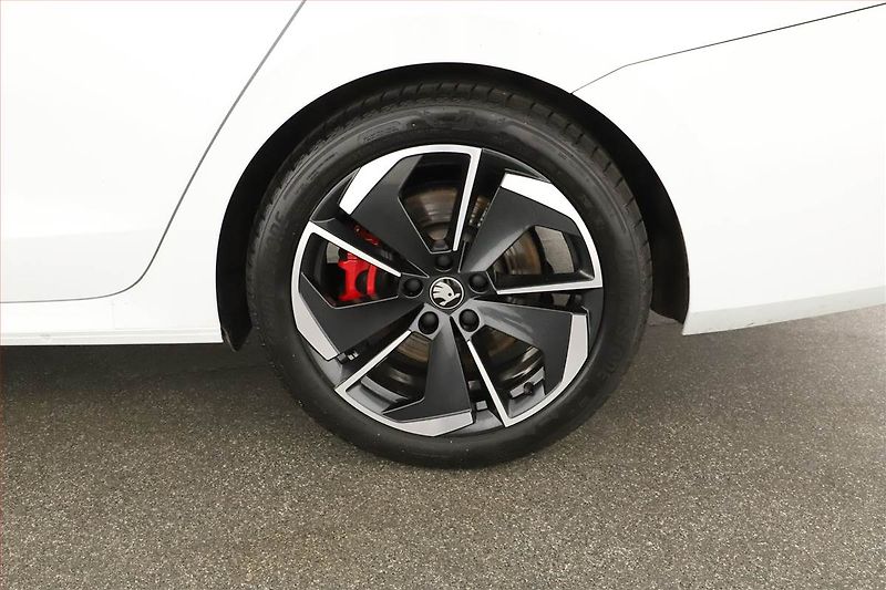 Škoda Octavia (2025) RS 2.0 TSI, RS, KAMERA - fotka 19 z 19