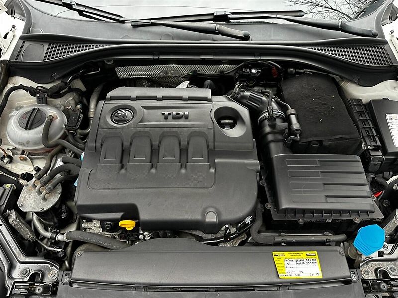 Škoda Superb 2,0 110kW DSG, CZ - fotka 36 z 41