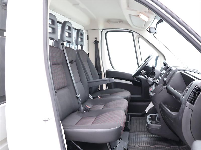 Citroën Jumper 2,2 140 BlueHDi Plus Klima - fotka 12 z 29
