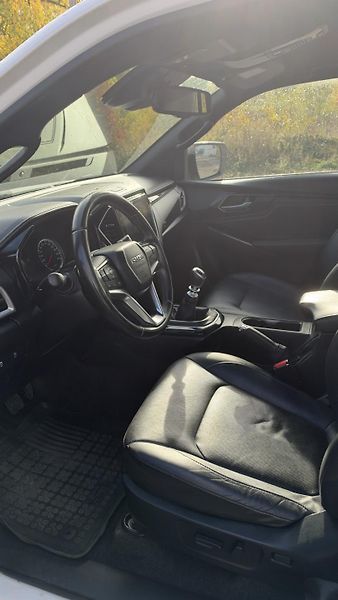 Isuzu D-Max (2022) LSE 4x4, 120kW - fotka 4 z 26