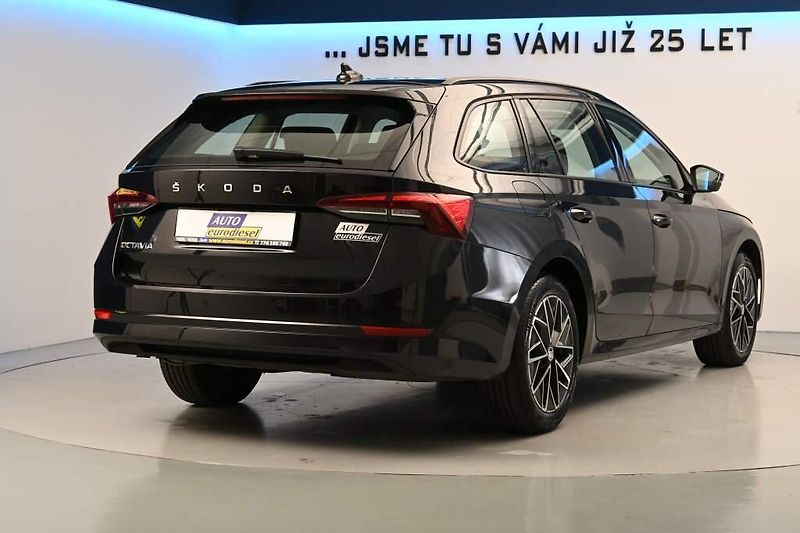 Škoda Octavia (2023) 2.0 DSG LED ACC VIRTUAL TDI - fotka 5 z 30