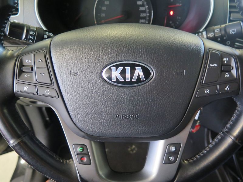 Kia Sorento (2013) 2.2CRDi,4x4,kamera,tažné - fotka 13 z 28