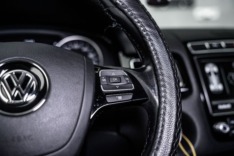 Volkswagen Touareg 3,0TDI Terrain Tech 4M DSG - fotka 23 z 23