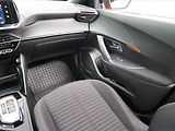 Peugeot 2008 (2023) 1.2 PureTech, Automat - náhled 8