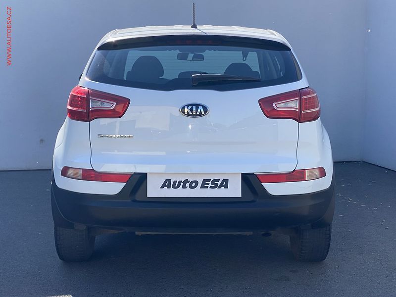 Kia Sportage (2012) 1.6 GDi, ČR, Active, AC - fotka 5 z 15