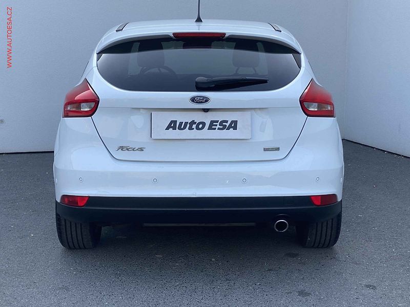 Ford Focus (2016) 1.5EB, Titanium, bixen, +kola - fotka 5 z 18