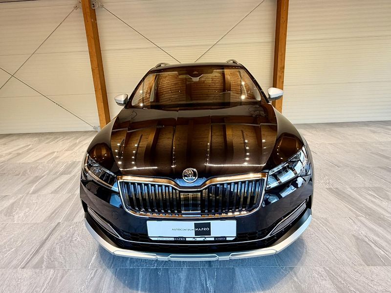 Škoda Superb 2.0 TSi 206 Kw DSG 4x4 Scout - fotka 3 z 32
