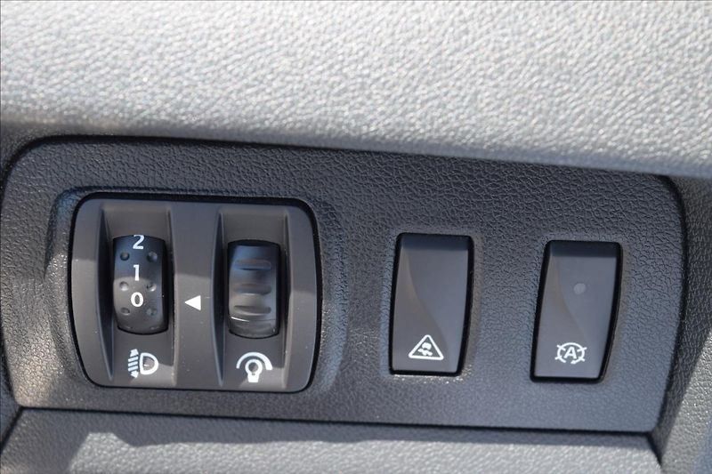 Renault Mégane 1,5 DCI 81KW PO SERVISE TAŽNÉ - fotka 33 z 47