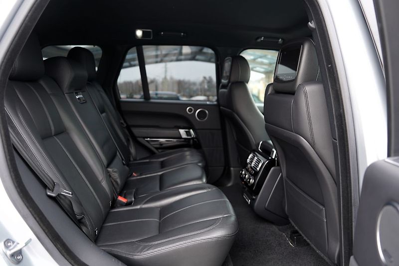 Land Rover Range Rover 3.0 SDV6 Vogue/4x4/260 PS/ČR - fotka 30 z 48