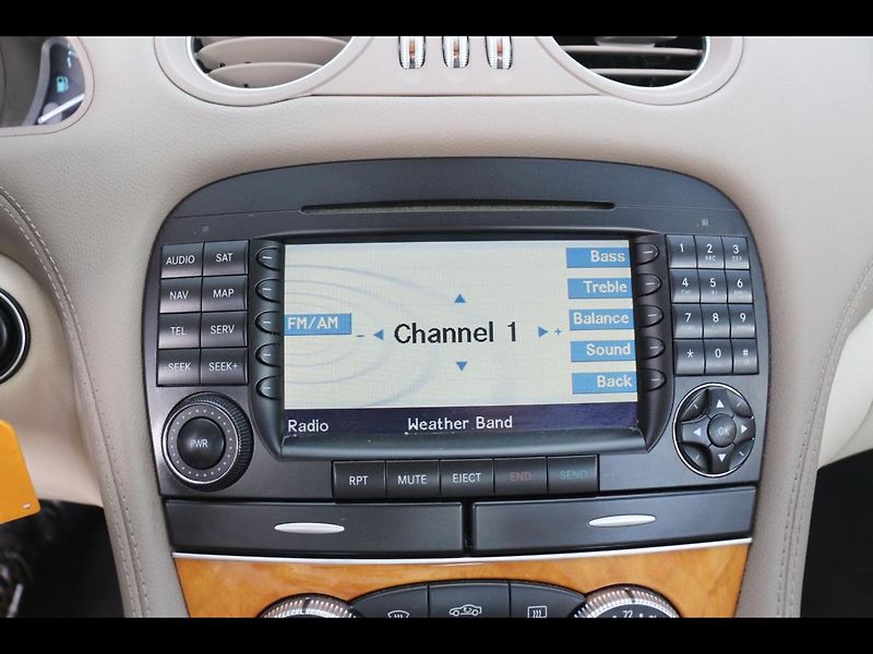 Mercedes-Benz SL 500 V8, facelift, 390 PS - fotka 42 z 44