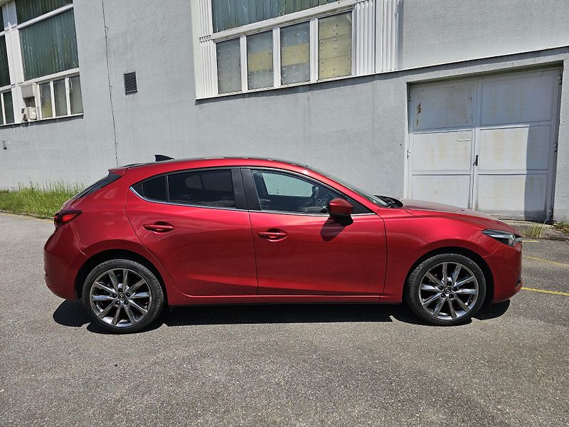 Mazda 3 (2018) 2.0i, NAVI - fotka 6 z 28