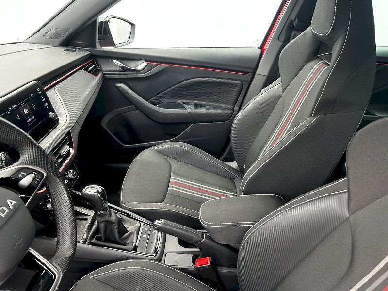 Škoda Kamiq (2025) 1.0 TSI 85kW DSG Monte Carlo - fotka 25 z 35