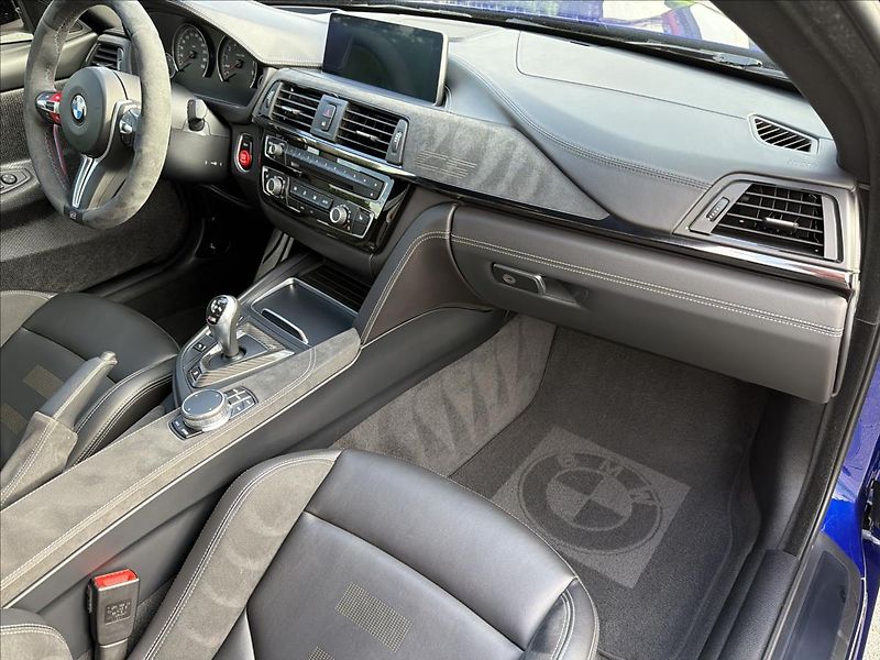BMW M4 3,0 CS 338 Kw ČR DPH - fotka 36 z 50