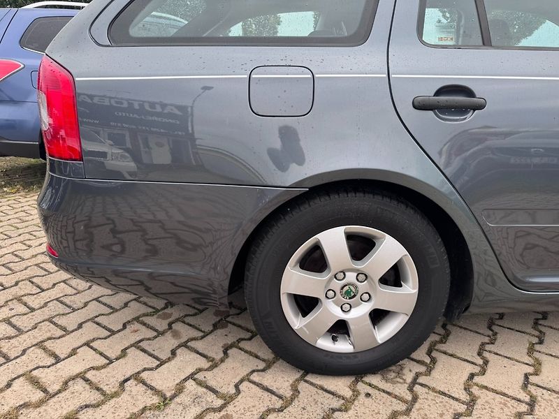 Škoda Octavia (2010) 1,4 TSI 90 KW TAŽNÉ KOLA - fotka 15 z 50