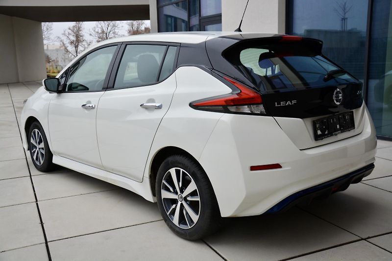 Nissan Leaf (2020) Acenta 110KW 1 MAJITEL KAMERA  - fotka 3 z 40