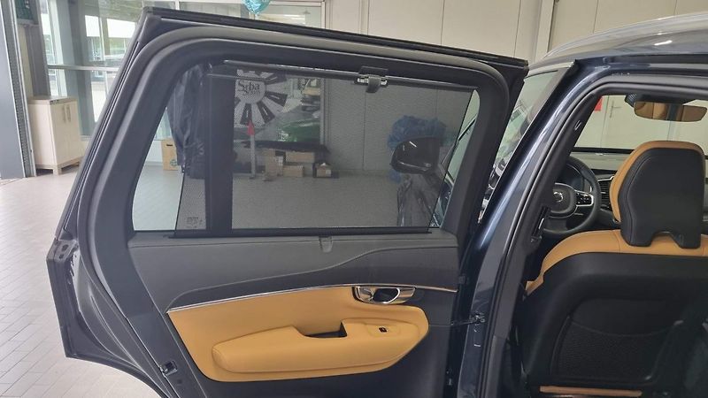 Volvo XC90 (2025) B5 2.0L 250+14 HP AT8 AWD PLUS - fotka 15 z 20