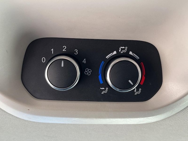 Ford Tourneo Custom (2021) TITANIUM L2 2.0 Ecoblue 136kW, - fotka 18 z 22