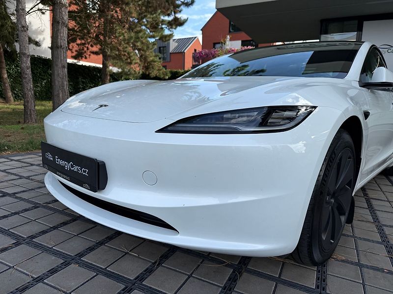 Tesla Model 3 --REZERVACE-- - fotka 5 z 39