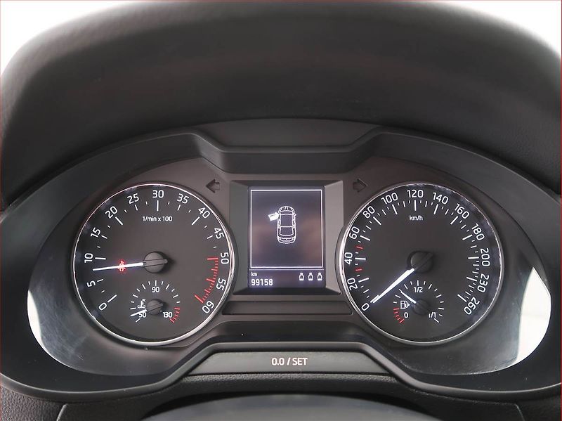 Škoda Octavia (2013) Elegance 1.6 TDI, Serv.kniha - fotka 9 z 15