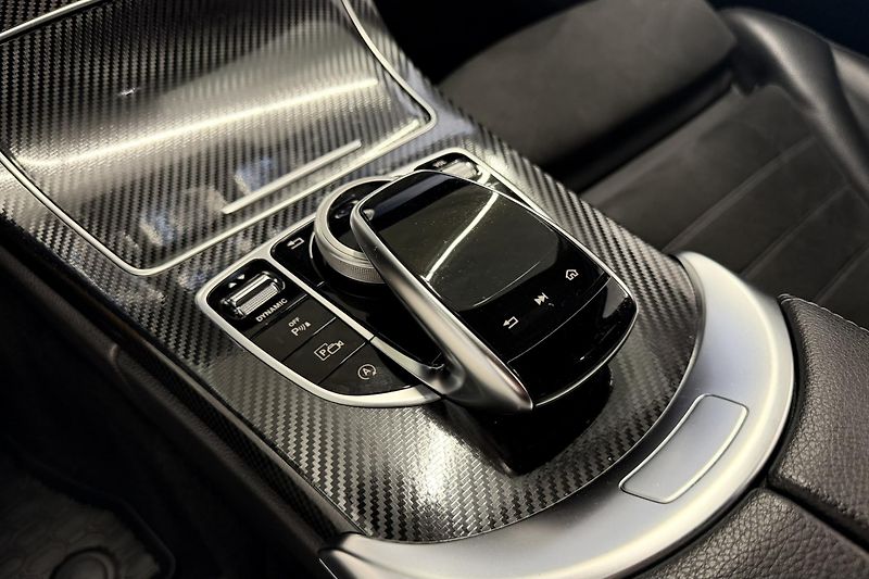 Mercedes-Benz Třídy C (2020) C 220d 4Matic AMG Line - fotka 42 z 81
