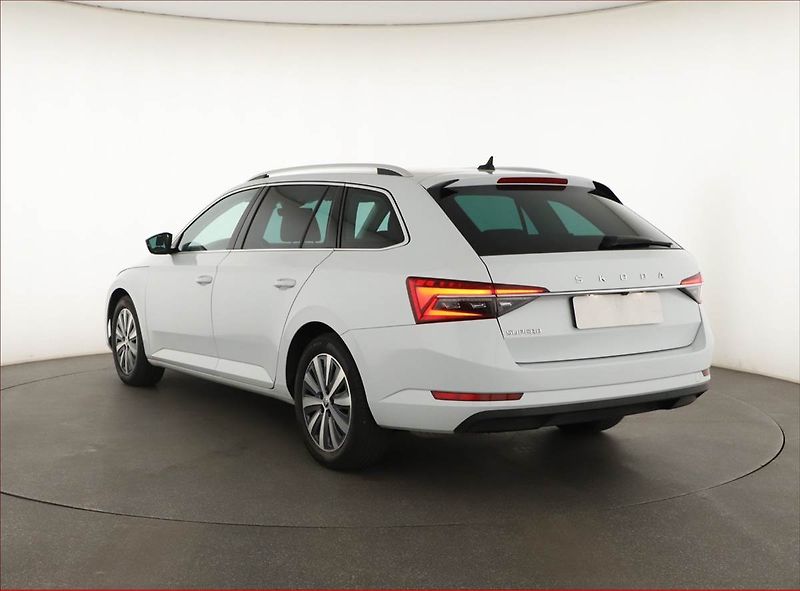 Škoda Superb (2022) 2.0 TSI - fotka 4 z 19