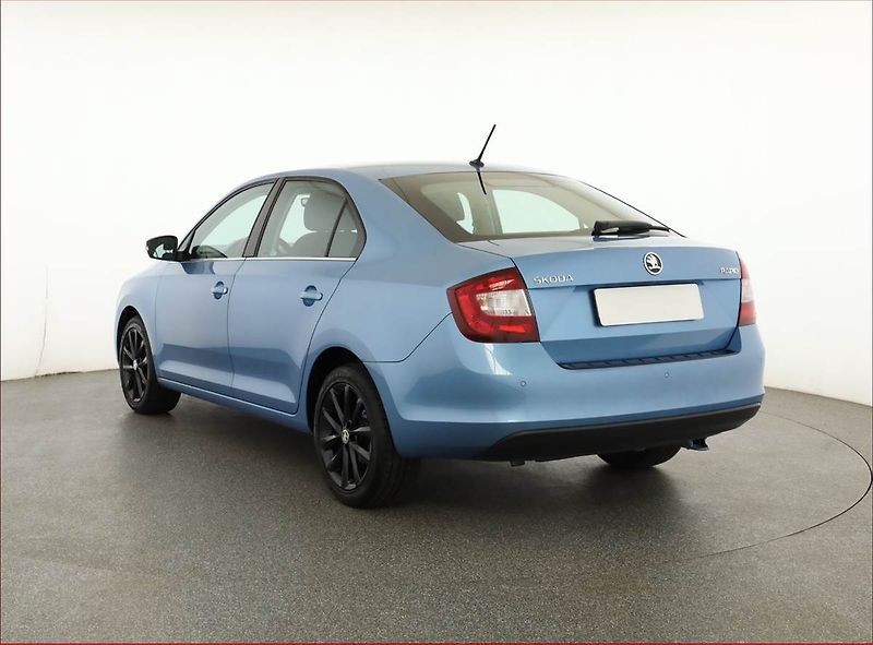 Škoda Rapid (2018) Style 1.0 TSI, Park. senzory - fotka 4 z 16