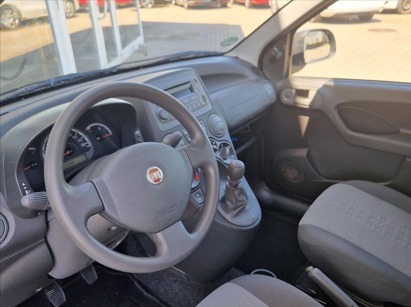 Fiat Panda 1,2 i 1 MAJITEL POUZE 40TIS.km - fotka 18 z 23