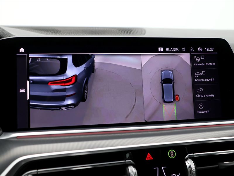 BMW X5 3,0 30d 195kW M-sport CZ DPH - fotka 31 z 50