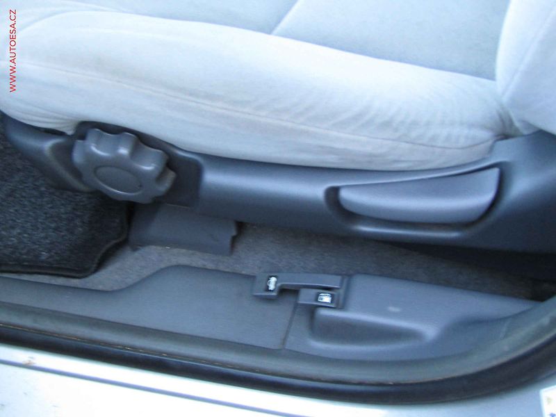 Honda City (2006) 1.4i, 1.maj,ČR, AC, STK9/28 - fotka 11 z 16