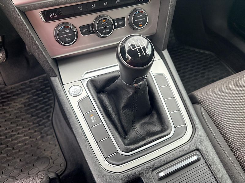 Volkswagen Passat 2.0TDI 110KW MANUAL MATRIX - fotka 23 z 62