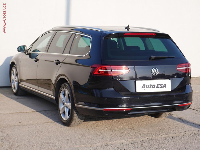 Volkswagen Passat (2018) 2.0TDi, AT, navi, masáž - fotka 4 z 19