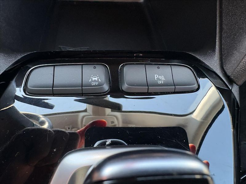 Opel Corsa Bat.50kW Led,Výhřev,Kamera - fotka 13 z 45