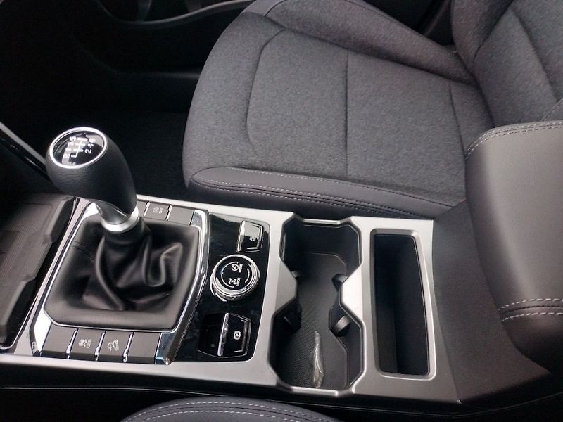 SsangYong Korando 1.5T, Style+4WD, MT, SKLADEM - fotka 24 z 24