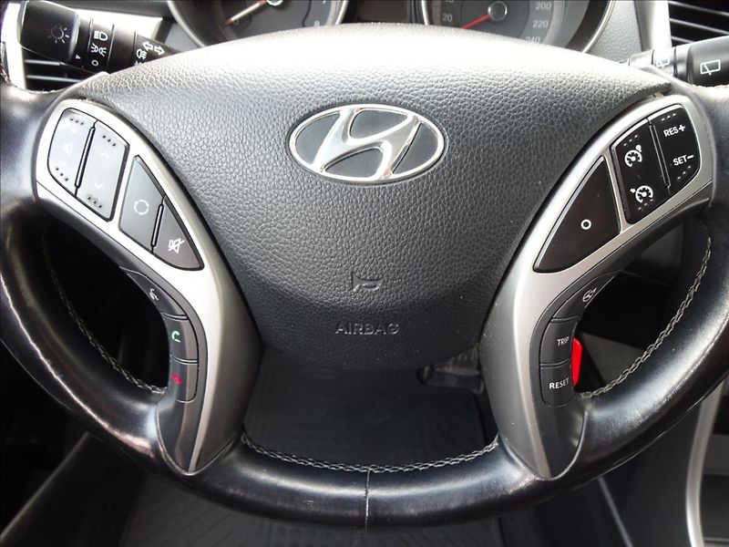 Hyundai i30 1,6i 88kW - fotka 35 z 48