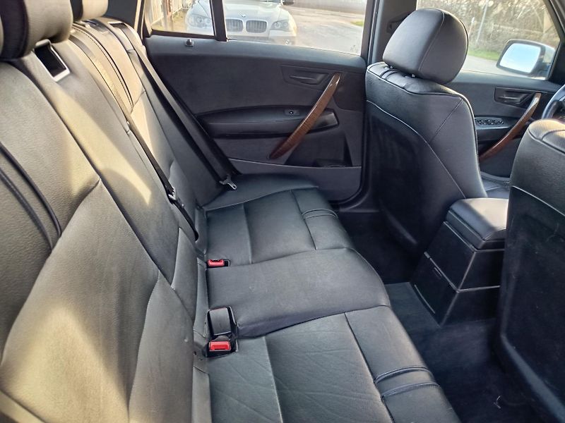 BMW X3 (2004) 3.0i automat - fotka 28 z 38