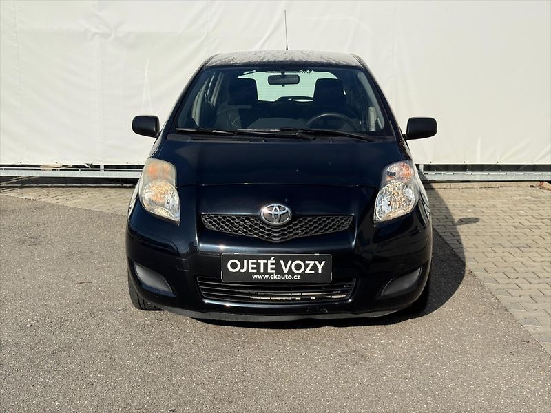 Toyota Yaris 1,3 Terra Cool - fotka 2 z 13