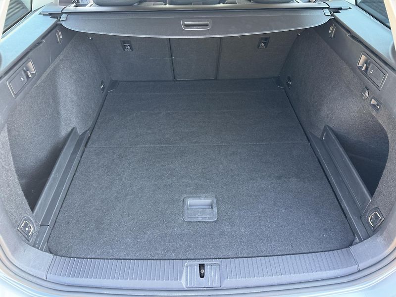 Volkswagen Passat (2023) 2.0 TDI DSG Business Tažné - fotka 30 z 42
