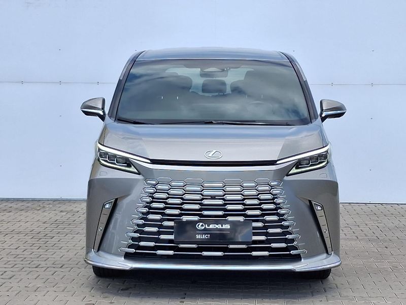 Lexus LM 350h  2.5 HSD e-CVT AWD Luxury - fotka 4 z 30