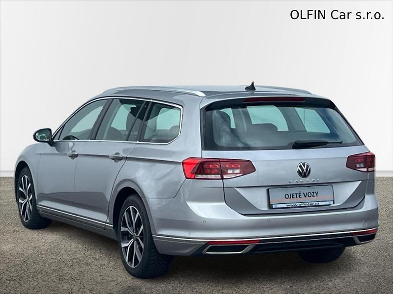 Volkswagen Passat Variant 2,0 TDi 110 kW 7DSG ELEGANCE - fotka 9 z 26