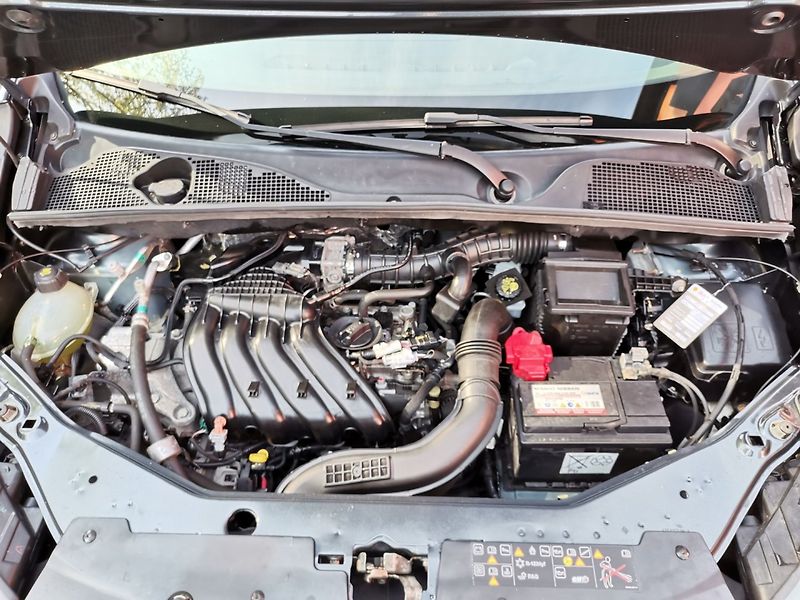 Dacia Lodgy (2018) 1.6i 75kw Kamera Tažné Klima - fotka 19 z 25