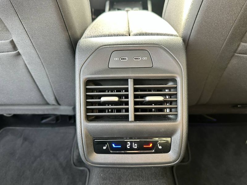 Škoda Superb Combi Selection 2.0TDI 110kW D - fotka 22 z 32