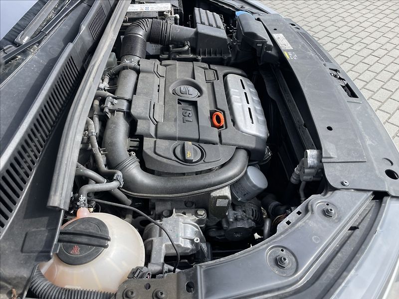 Seat Alhambra 1,4 TSi 110kw Automat 7míst GP - fotka 23 z 33