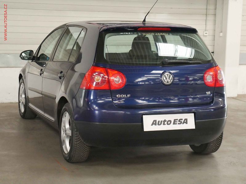 Volkswagen Golf (2007) 1.6i, ČR, autoAC - fotka 4 z 15
